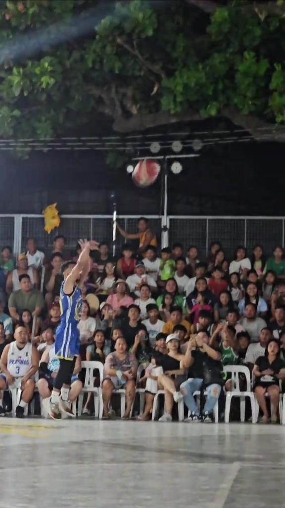 菲律賓野球場驚現詹庫連線 這兩下庫里還真來不了